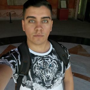 Meet your Posher, Eduardo